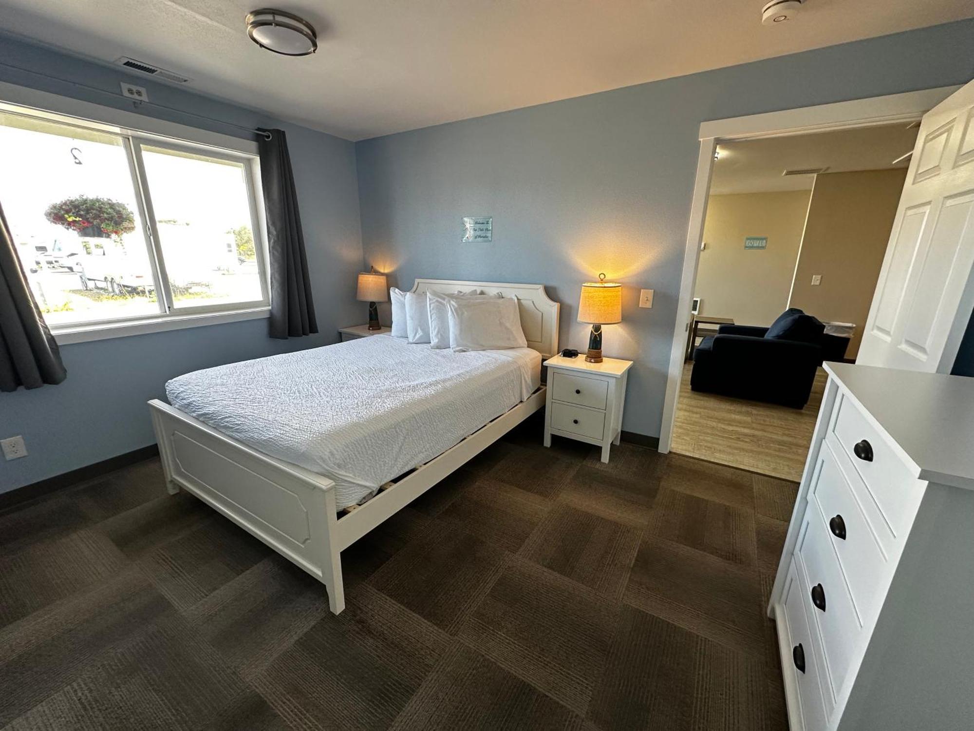 Coastal Inn And Suites Long Beach Eksteriør billede