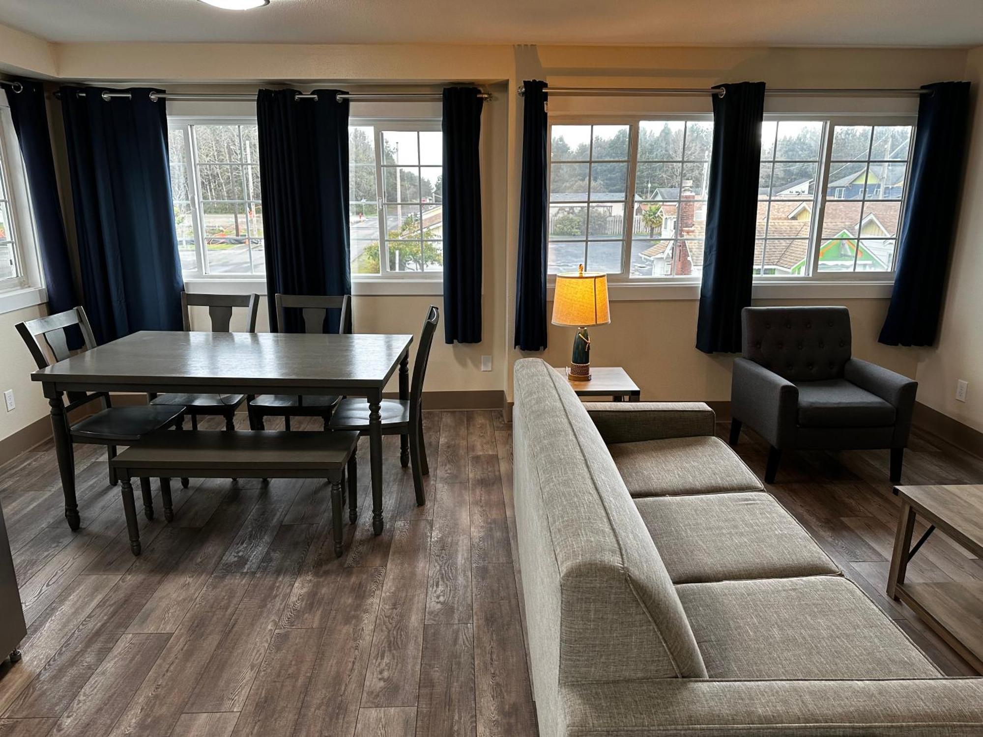 Coastal Inn And Suites Long Beach Eksteriør billede